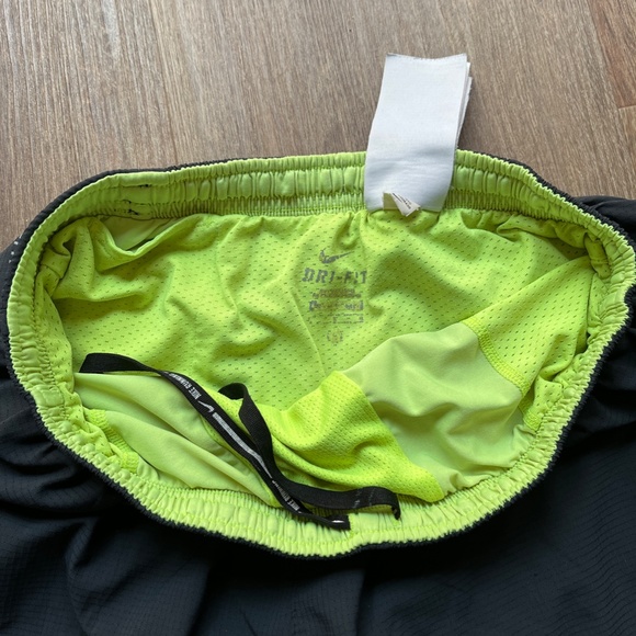 Nike Dri-Fit Lined Shorts - Large - Picture 3 of 4